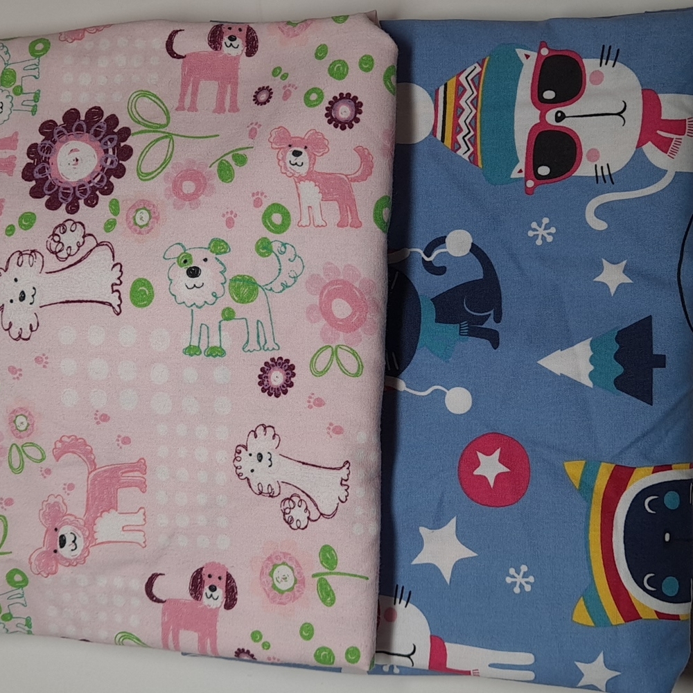2 SCRUB TOPS * CATS & DOGS * LARGE
